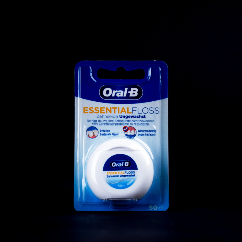Nevoskovaná zubní nit Oral-B